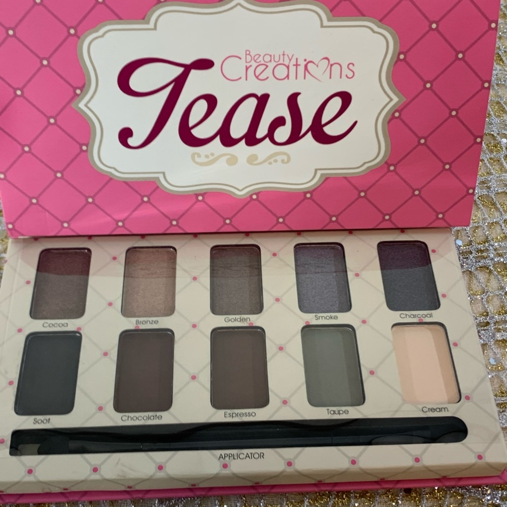 Eyeshadow palette - Picture 3 of 4